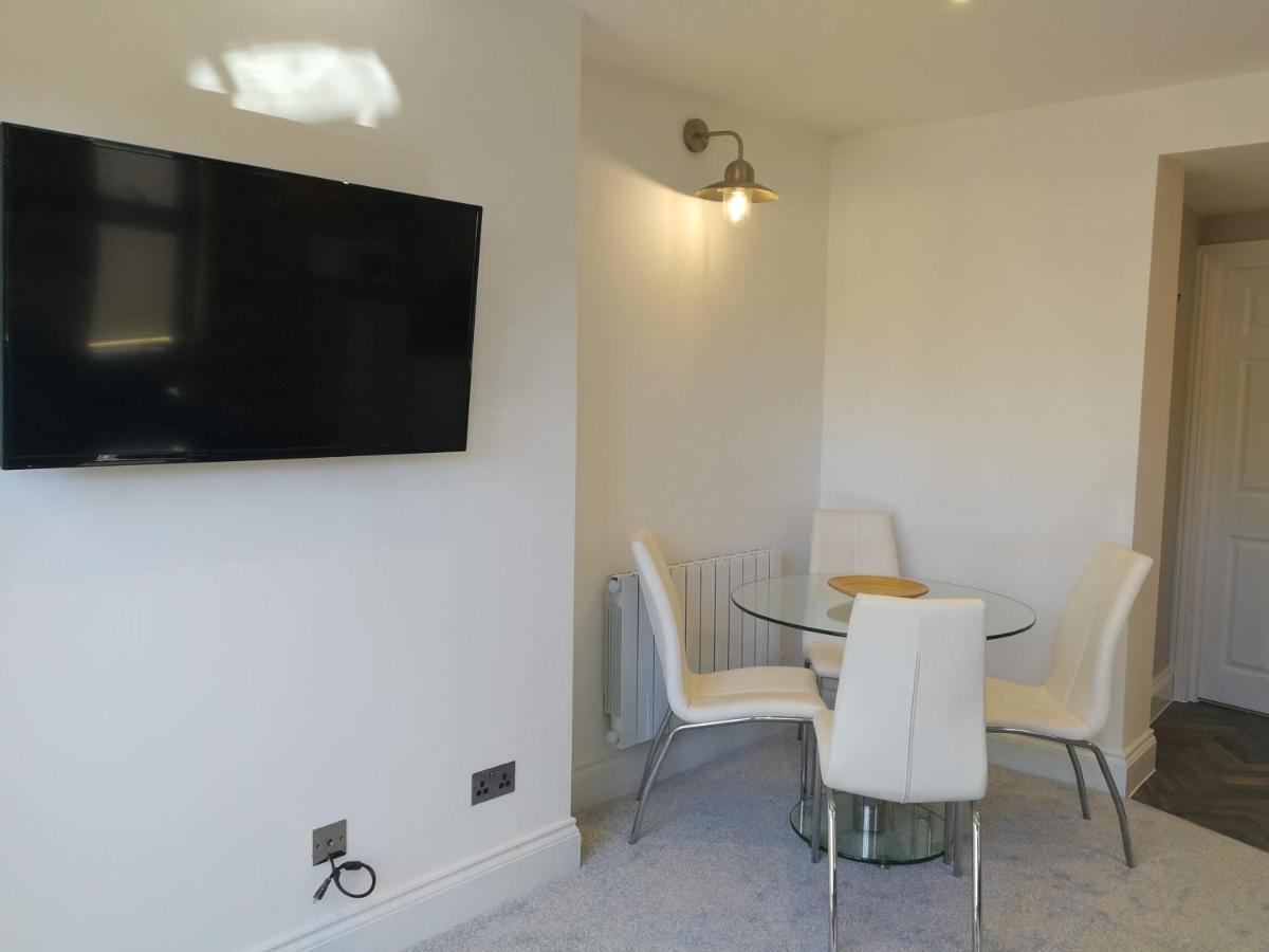 Derby Den By Cliftonvalley * Bristol